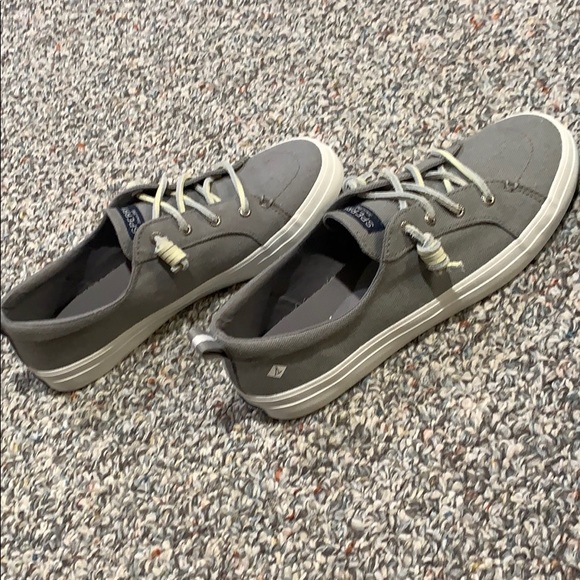 Light grey Sperry slip on shoes - Picture 2 of 5